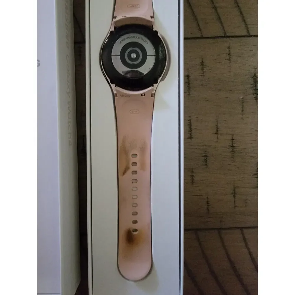 Samsung Galaxy Watch 4 40mm GPS Bluetooth with Sport Band- Pink Gold